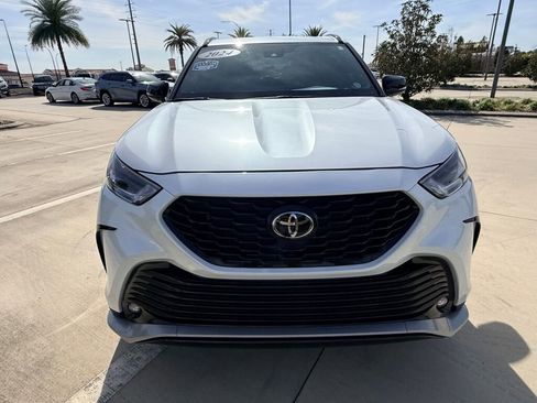 Used 2024 Toyota Highlander LE image 16