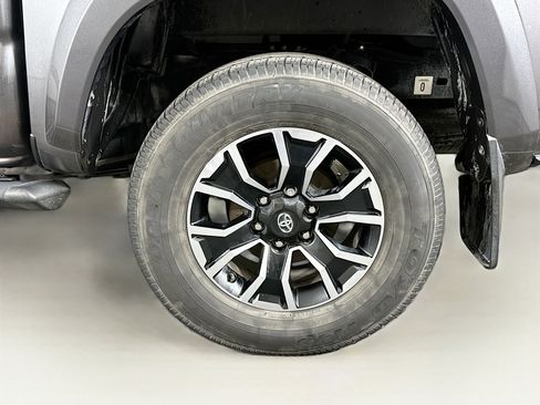 Used 2021 Toyota Tacoma TRD Sport w/ TRD Premium Sport Package image 11