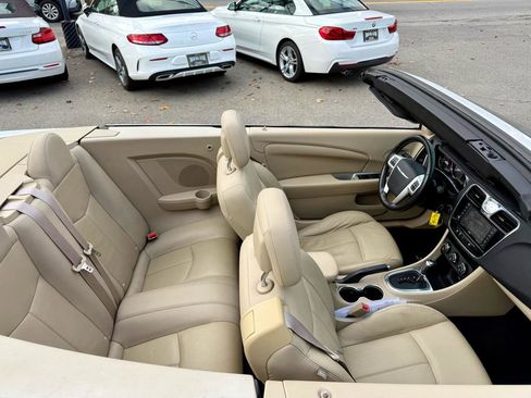 Used 2011 Chrysler 200 Limited FWD image 35