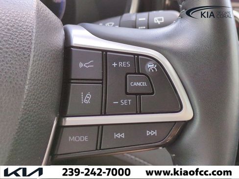 Used 2023 Toyota Highlander LE image 28