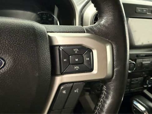 Used 2019 Ford F150 Lariat w/ Trailer Tow Package image 20