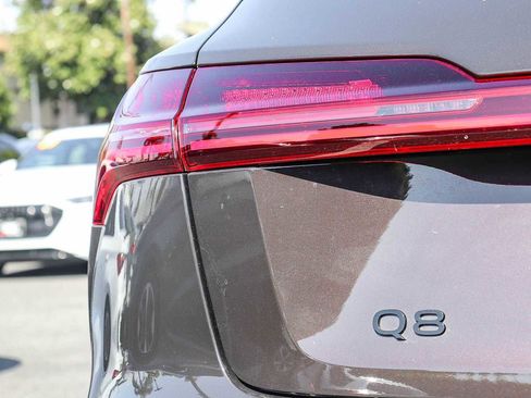Used 2024 Audi Q8 e-tron Premium Plus w/ Premium Plus Package AWD/4WD image 11
