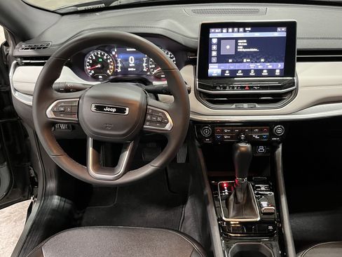 Used 2023 Jeep Compass Limited w/ Sun and Sound Group image 11