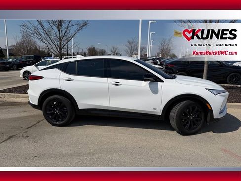 Used 2025 Buick Envista Sport Touring w/ Convenience II Package FWD image 6