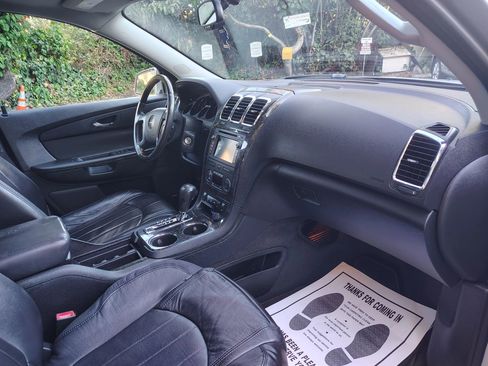 Used 2012 GMC Acadia Denali image 29