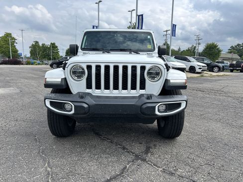 Used 2022 Jeep Gladiator Overland w/ Popular Equipment Package AWD/4WD image 9