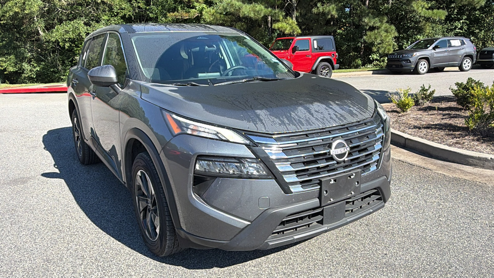Used 2024 Nissan Rogue SV AWD/4WD image 5