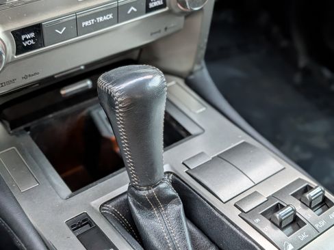 Used 2016 Lexus GX 460 image 17