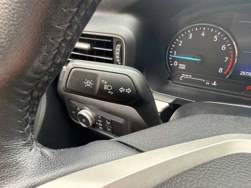 Used 2022 Ford Explorer XLT w/ Equipment Group 202A AWD/4WD image 34