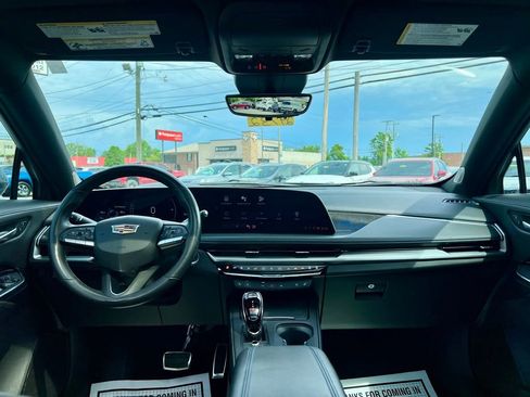 Used 2024 Cadillac XT4 Sport FWD image 21