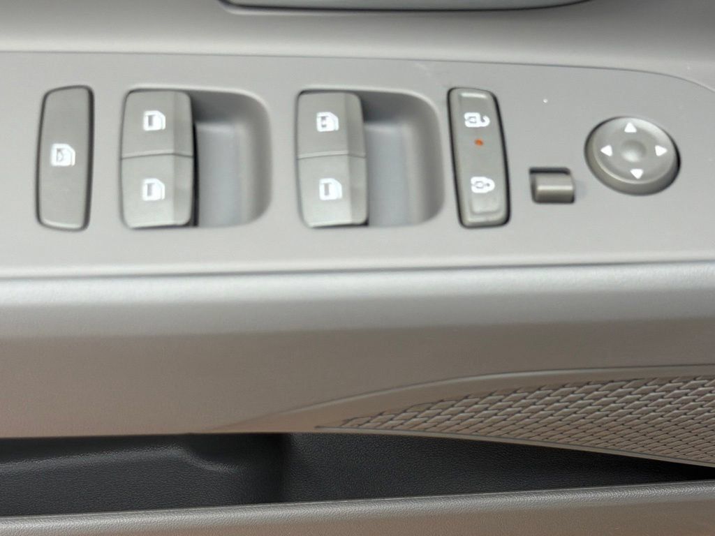 New 2026 Hyundai Elantra SE FWD image 21