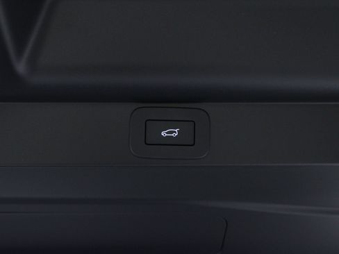 Used 2024 Land Rover Range Rover SE image 10