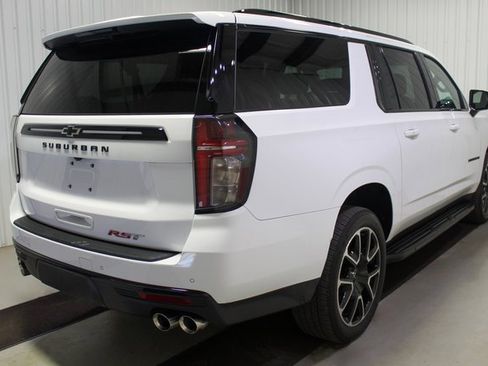 Used 2023 Chevrolet Suburban RST w/ Sport Performance Package image 6