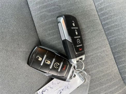 Used 2022 RAM 1500 Big Horn image 32