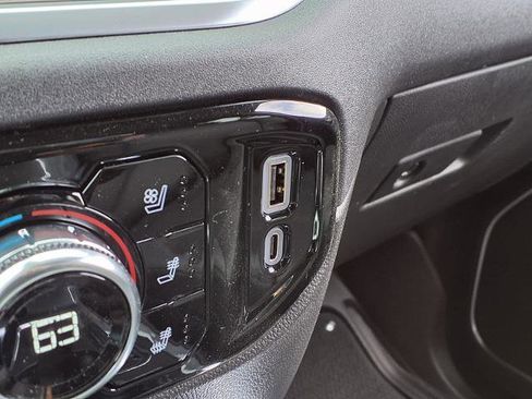 New 2026 GMC Sierra 1500 SLT image 8