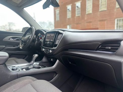 Used 2020 Chevrolet Traverse LS image 17