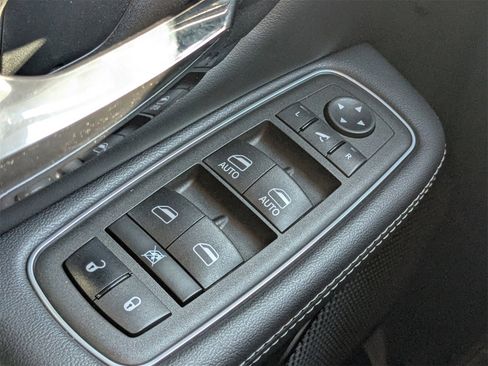 Used 2024 RAM 1500 Limited w/ Body Color Bumper Group image 25