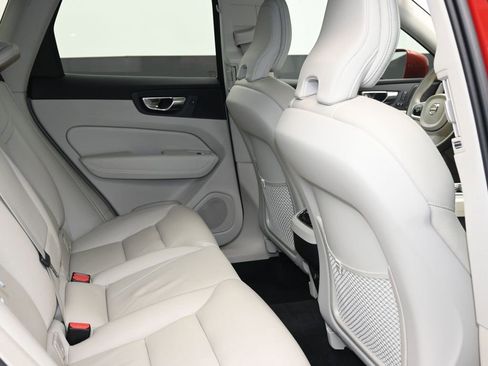 Used 2020 Volvo XC60 T5 Inscription w/ Protection Package Premier image 10