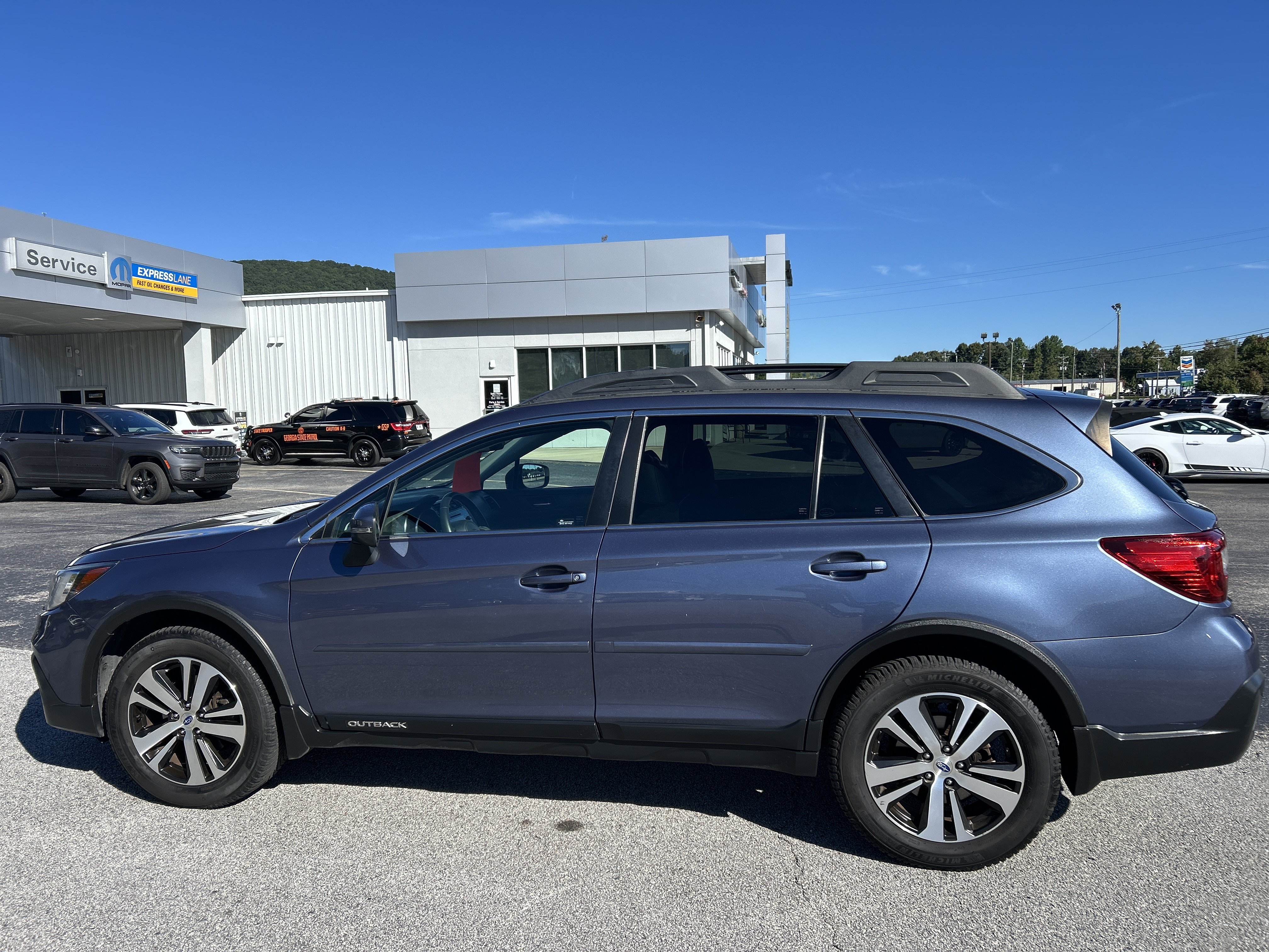 Used 2018 Subaru Outback 2.5i Limited AWD/4WD image 3