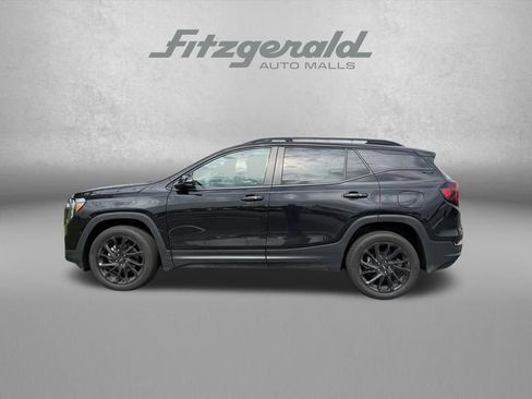 Used 2024 GMC Terrain SLE w/ Driver Convenience Package AWD/4WD image 2