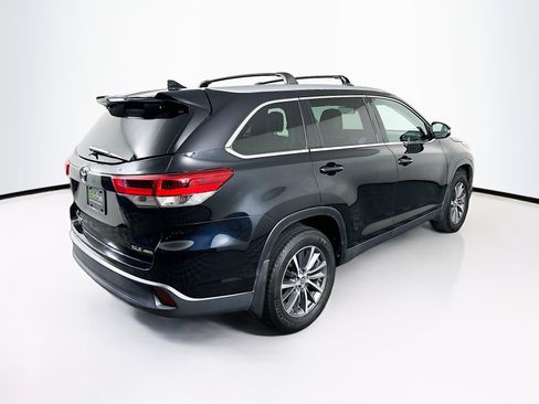 Used 2019 Toyota Highlander XLE image 9