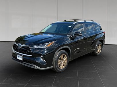Used 2023 Toyota Highlander Bronze Edition