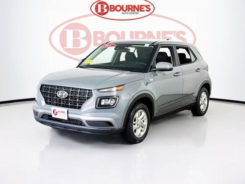 Used 2021 Hyundai Venue SE image 5