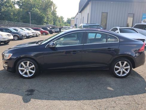 Used 2016 Volvo S60 T5 Premier w/ Convenience Package image 2