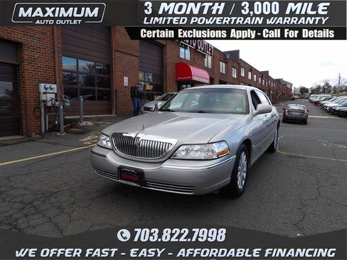 Used 2007 Lincoln Town Car Signature image 1