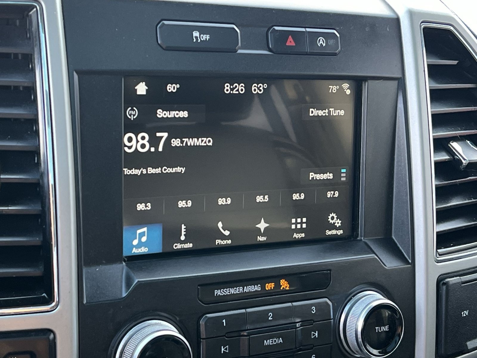 Used 2018 Ford F150 Lariat w/ Equipment Group 502A Luxury AWD/4WD image 16