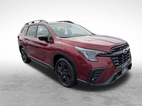 Used 2025 Subaru Ascent Onyx Edition image 4