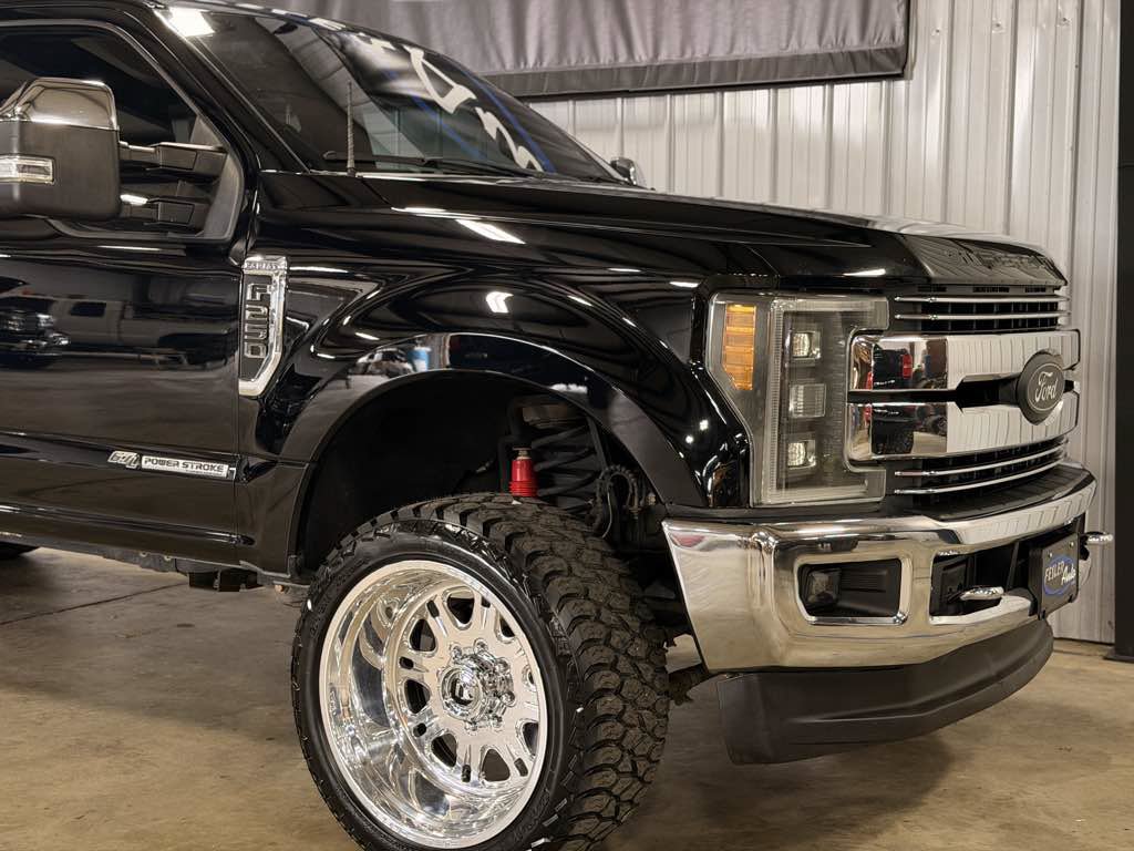 Used 2017 Ford F250 Lariat w/ Chrome Package AWD/4WD image 33