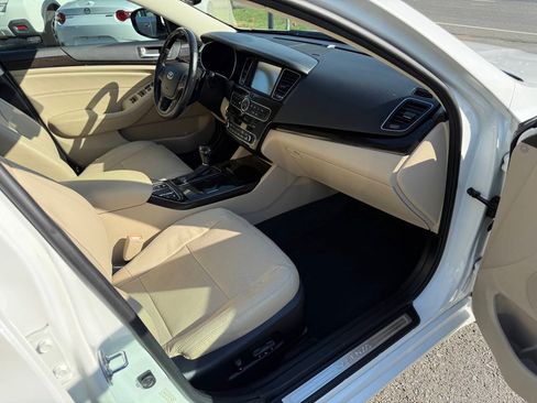 Used 2015 Kia Cadenza Premium w/ Luxury Package FWD image 13