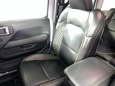 Used 2023 Jeep Wrangler Unlimited Sahara AWD/4WD image 26