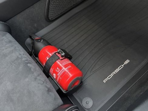 Certified 2016 Porsche Cayman GT4 w/ Sport Chrono Package image 31