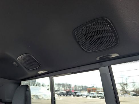 New 2026 RAM 1500 4x4 Crew Cab image 17