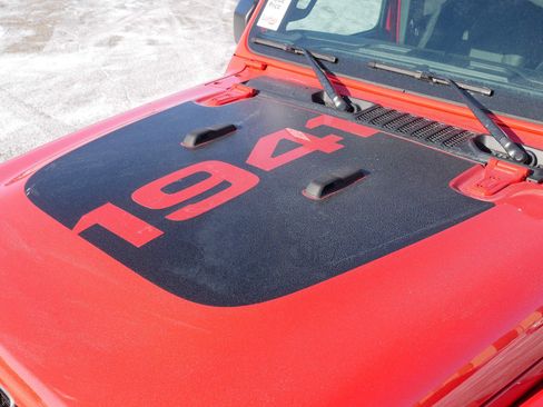 Certified 2024 Jeep Gladiator Sport image 36