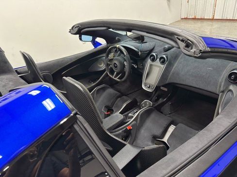 Used 2020 McLaren 600LT Spider RWD image 27