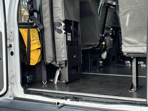 Used 2011 Ford E-250 and Econoline 250 Extended w/ PWR Group image 14