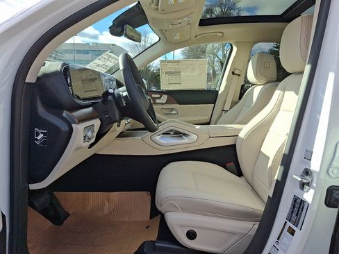 New 2026 Mercedes-Benz GLS 450 4MATIC image 11
