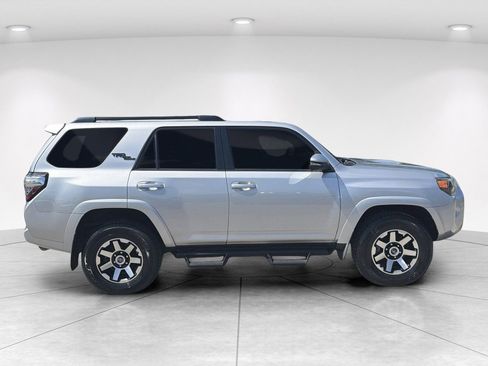 Used 2020 Toyota 4Runner TRD Off-Road Premium w/ Moonroof Package AWD/4WD image 3