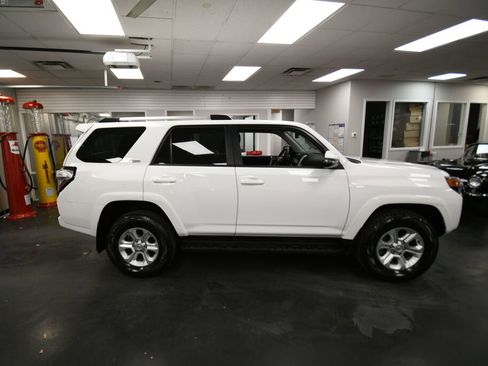 Certified 2024 Toyota 4Runner SR5 Premium image 8