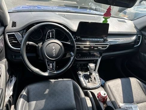 Used 2023 Kia Seltos EX AWD/4WD image 10
