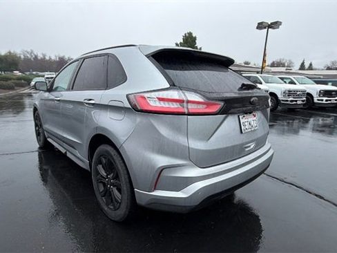Used 2022 Ford Edge SE w/ Black Appearance Package image 6