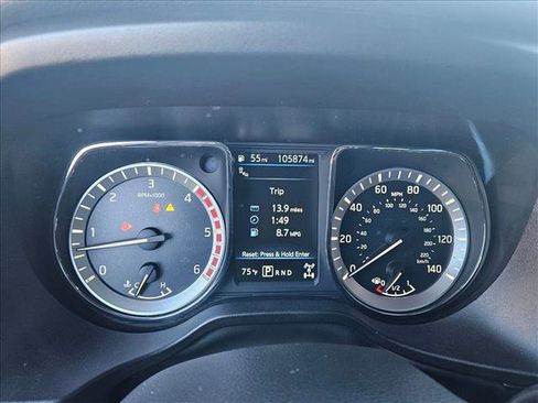 Used 2019 Nissan Titan SV w/ SV Convenience Package image 11