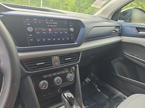 Certified 2023 Volkswagen Taos SE AWD/4WD image 19