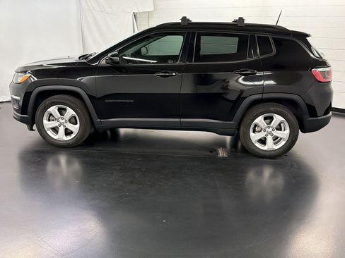 Used 2017 Jeep Compass Latitude w/ Safe & Security Group FWD image 2