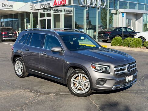 Used 2020 Mercedes-Benz GLB 250 image 2