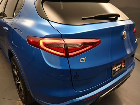 Used 2022 Alfa Romeo Stelvio Veloce image 31