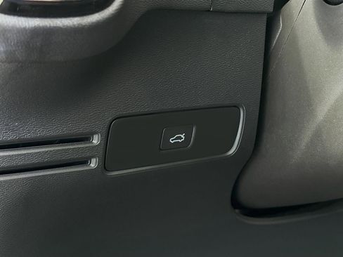 Used 2023 Volvo C40 P8 Recharge Ultimate image 28